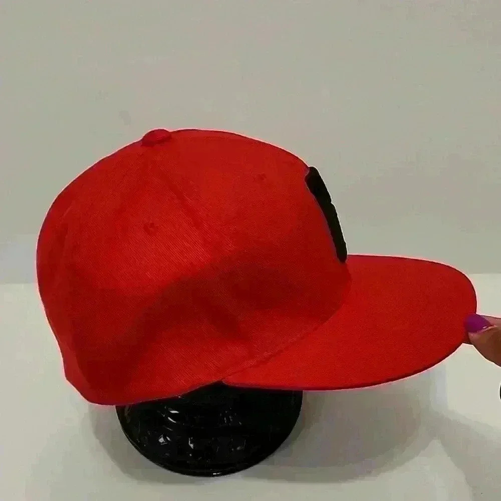 Pacific Headwear D- Series Red "B" Baseball Cap Flexfit Hat, sz 6 7/8-7 3/8 - Picture 5 of 7